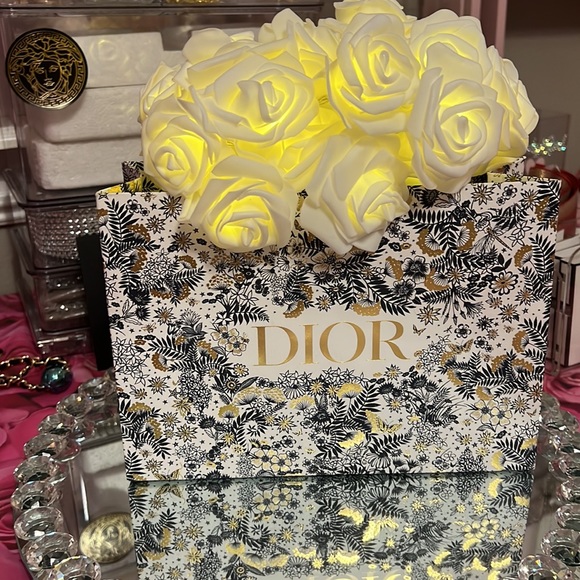 GlammitCreations Arrangement with Real Dior Bag - Remote - Picture 2 of 12
